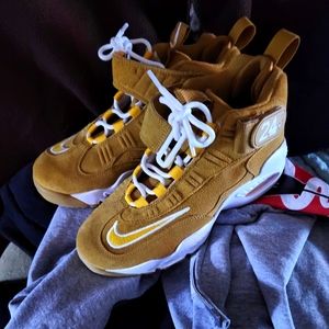 Brand NEW Nike Griffey Max 1 Sneakers